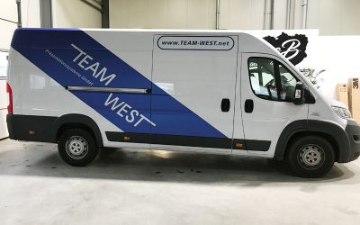 Fahrzeugwerbung Transporter Team West Monheim